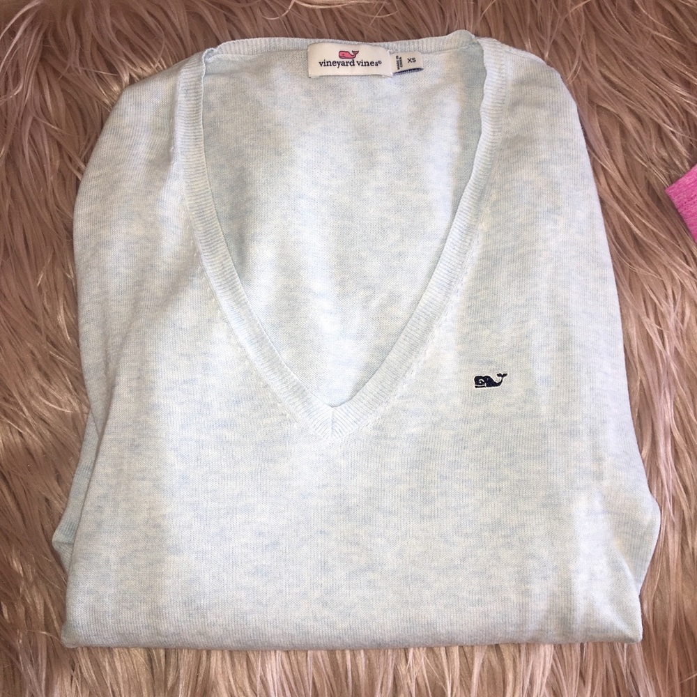Vineyard vines light blue v neck sweater